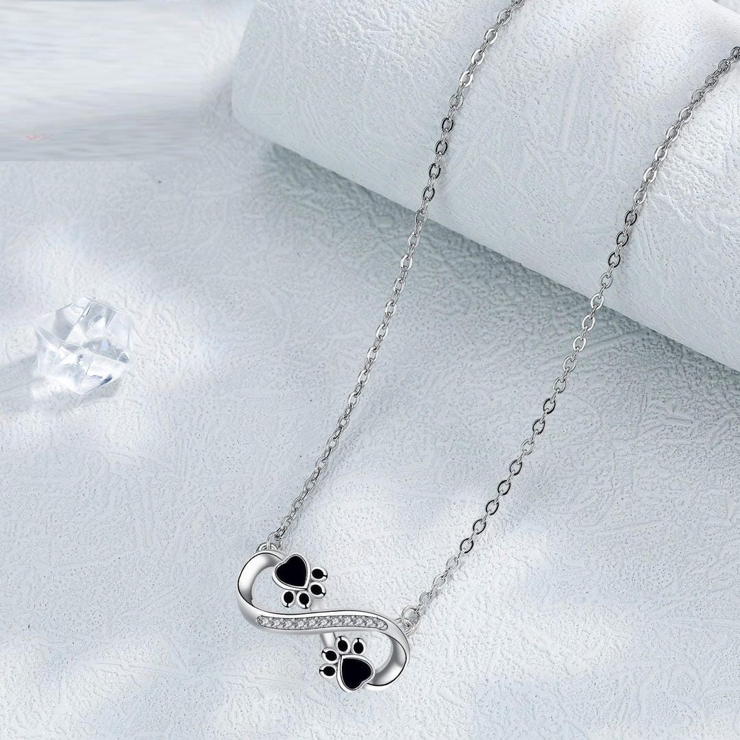 Collar de Zirconia con Huella de Pata Infinita