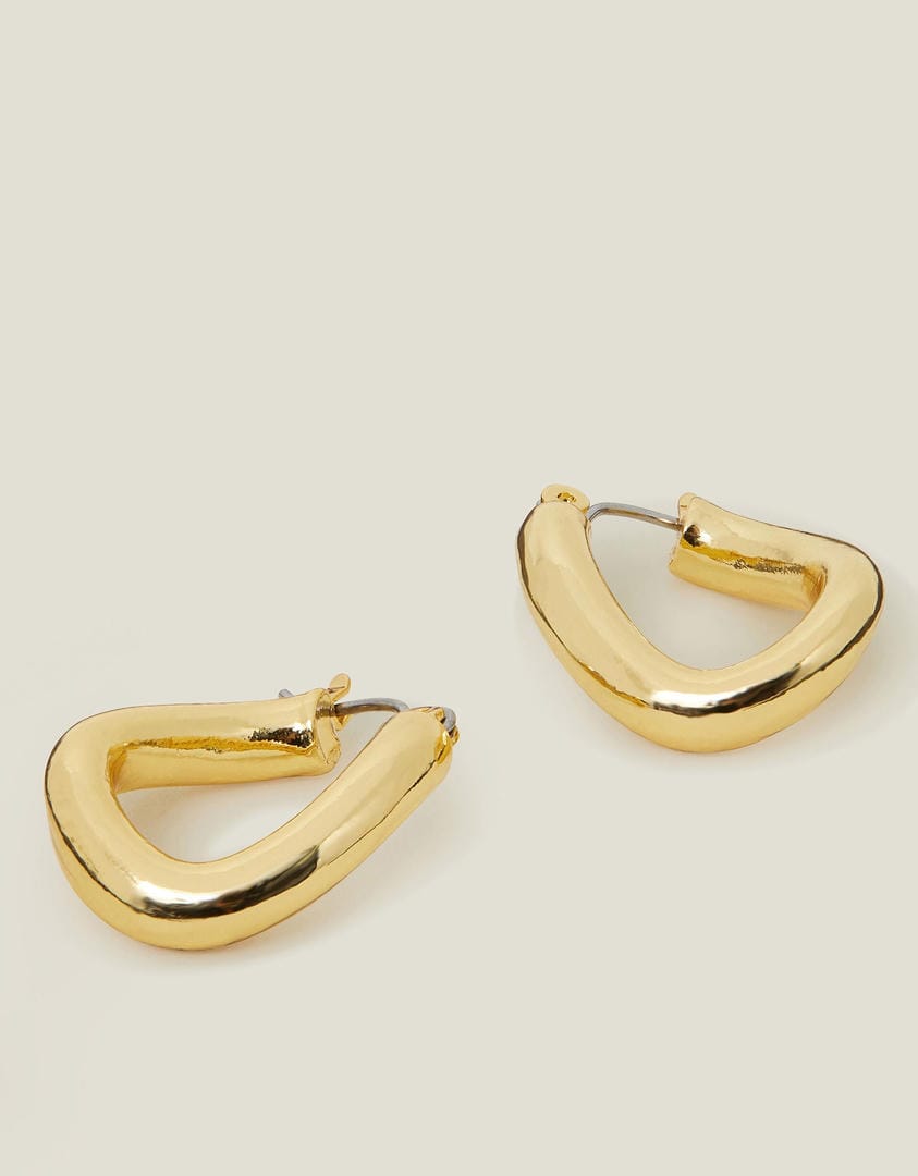 Elegantes pendientes de oro en forma de lágrima