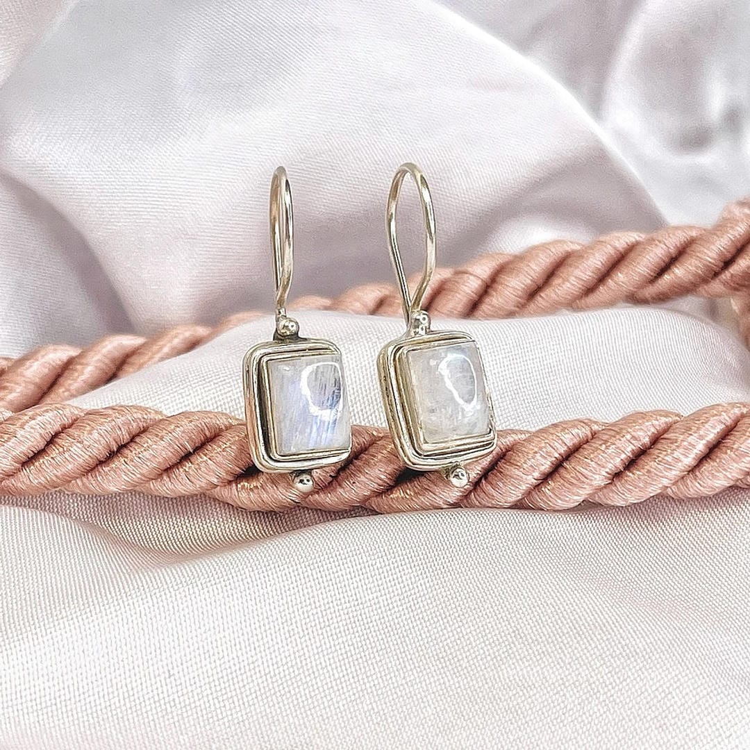 Pendientes de piedra lunar cuadrados Lustre