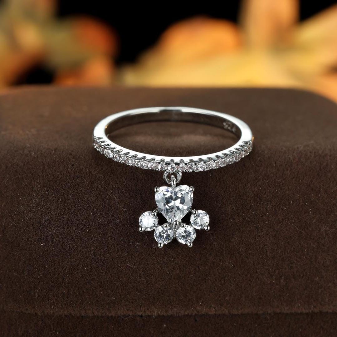 Anillo Pavé de Pata de Perro