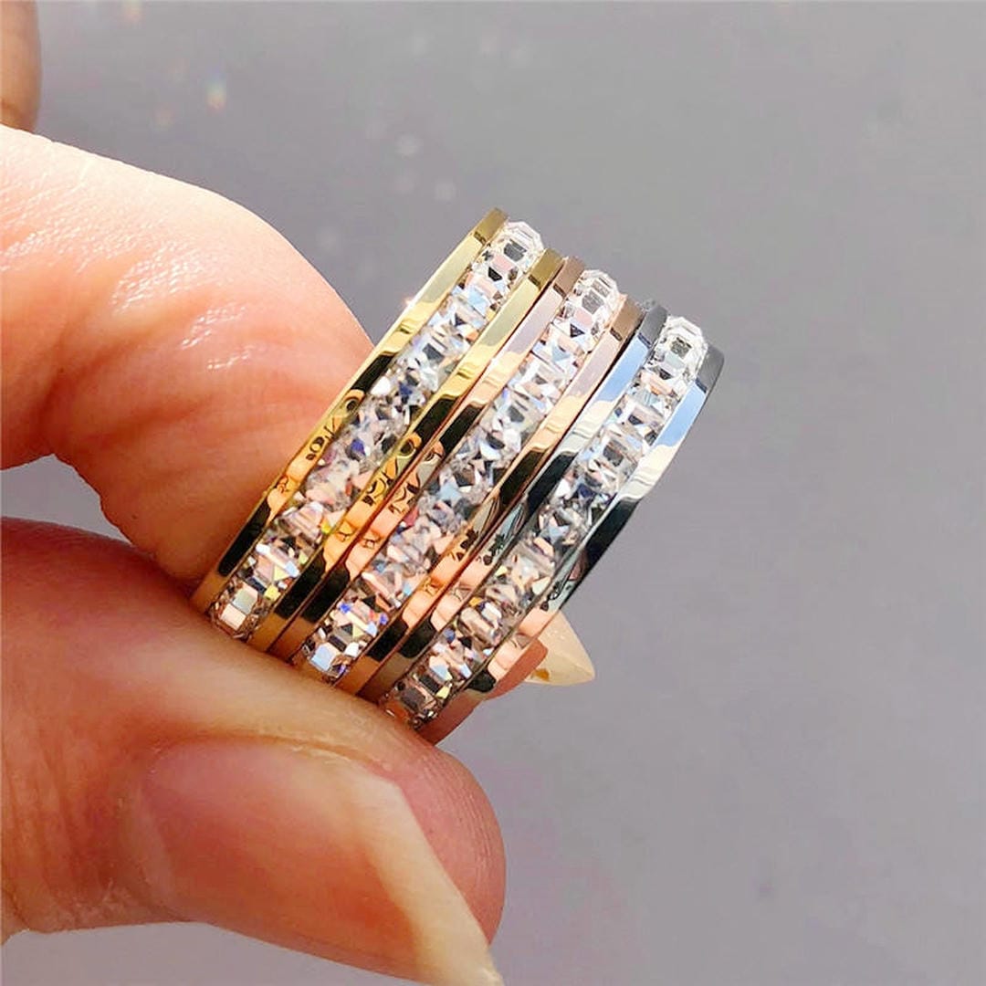Anillo de banda con brillo eterno