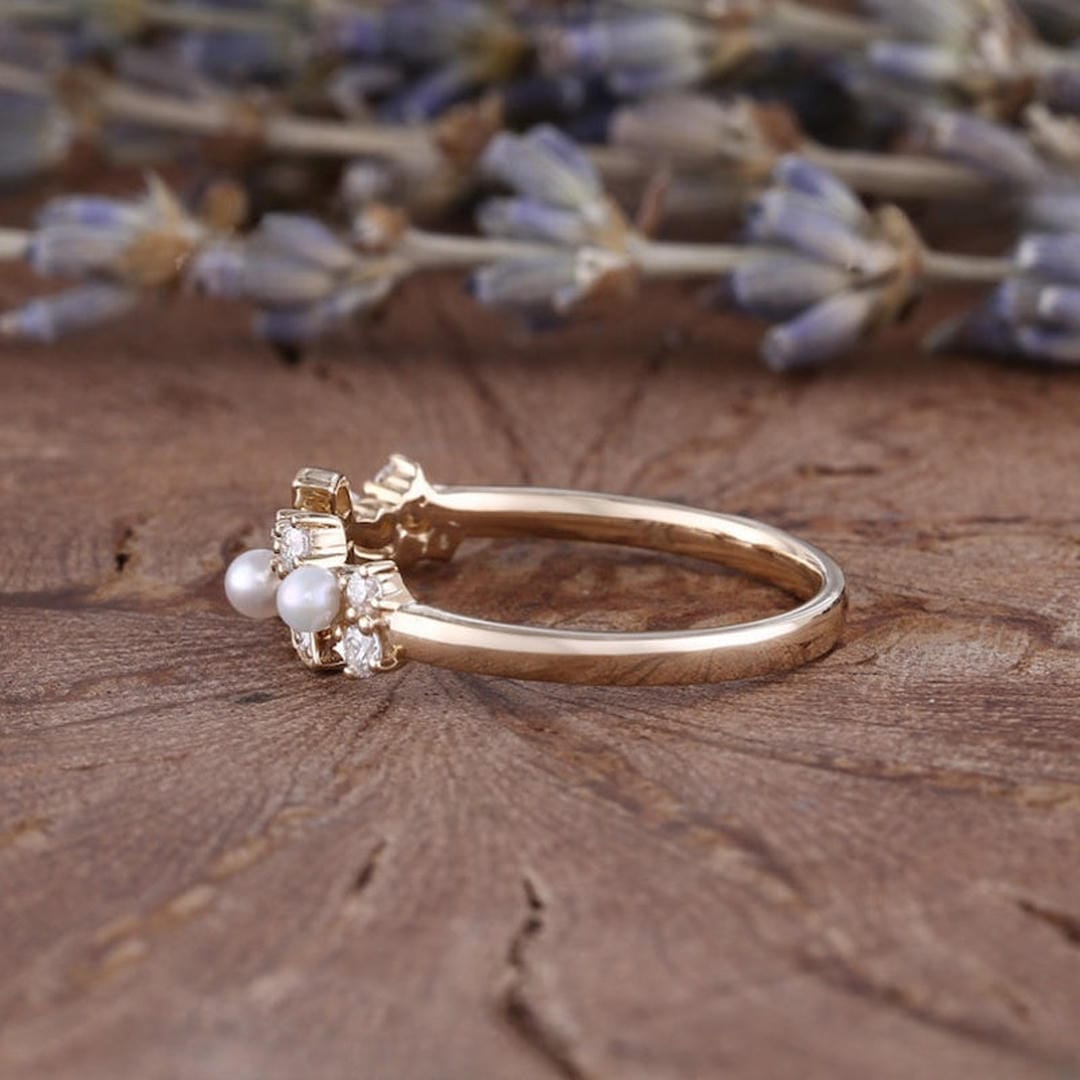 Anillo de Perlas de Agua Dulce y Flores en Rama