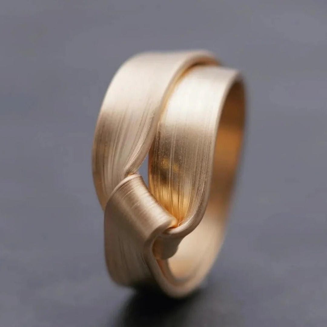 Anillo grueso cepillado Golden Knot