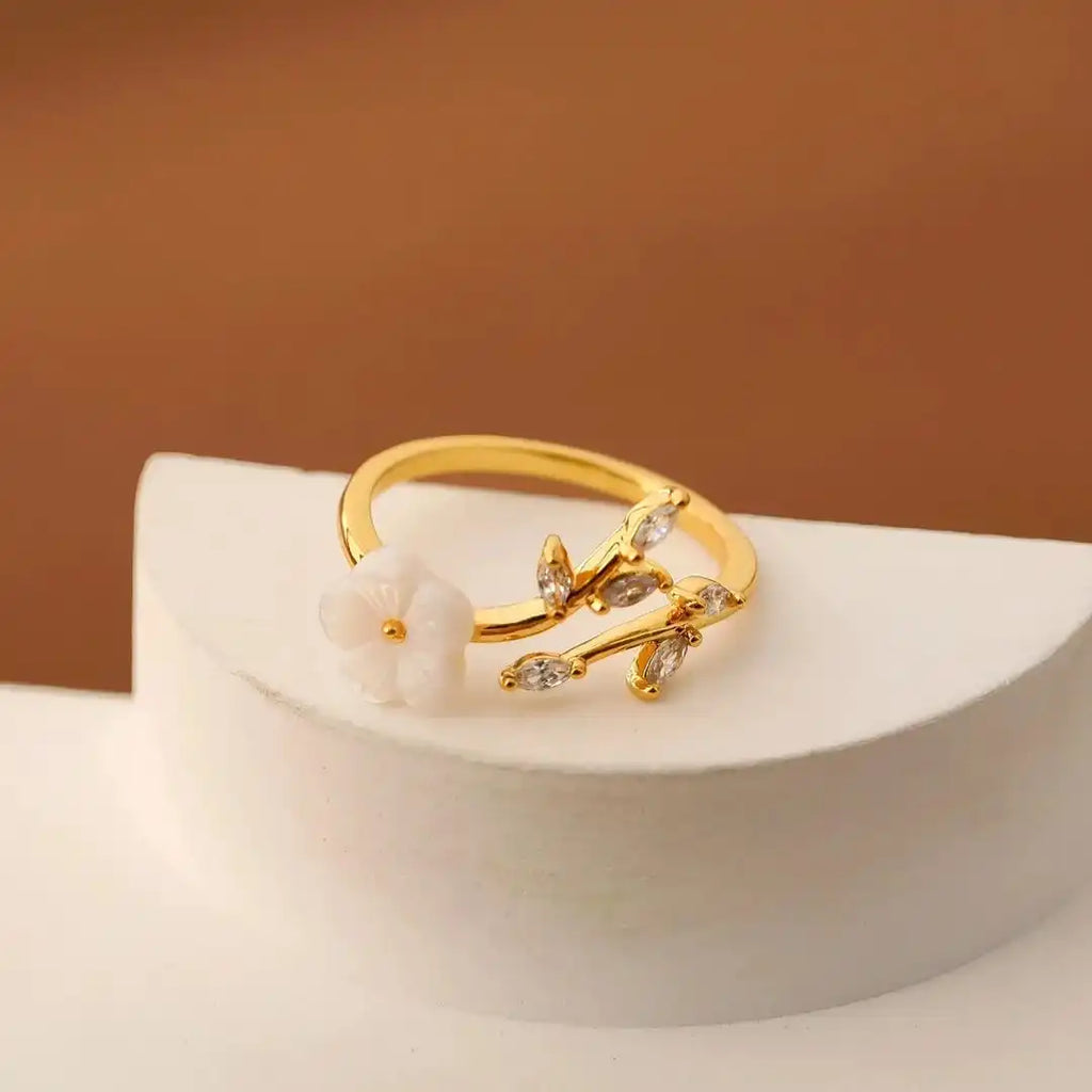 Anillo ajustable Flor Blanca