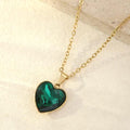 Collar con colgante de corazón de esmeralda