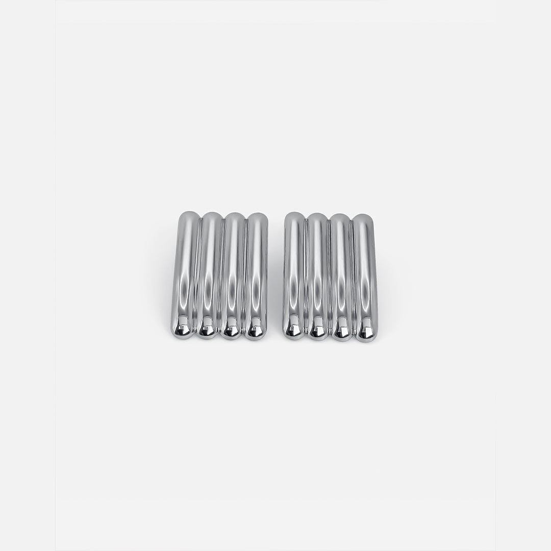 Pendientes largos acanalados de plata artística