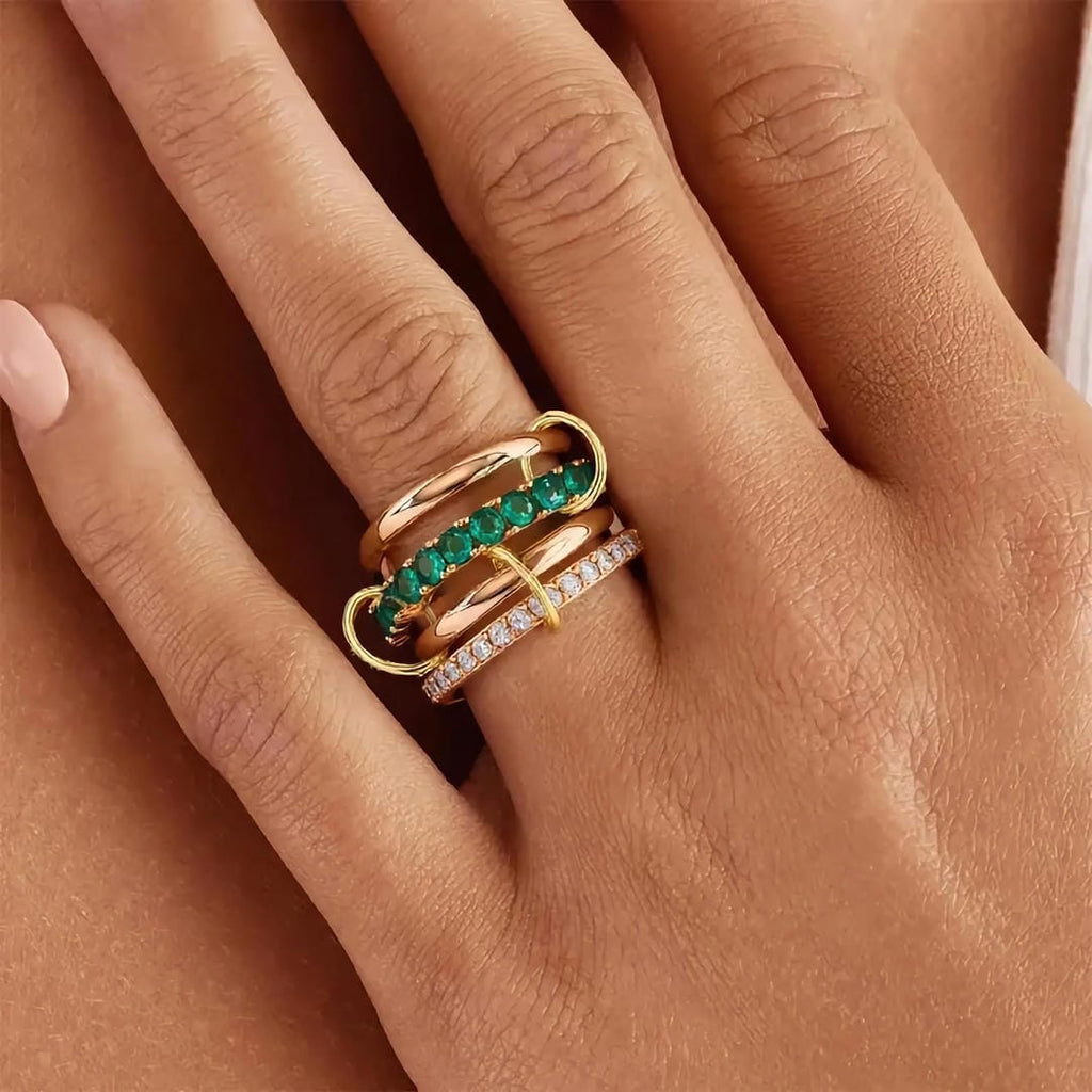 Anillo de oro rosa apilable de cristales brillantes