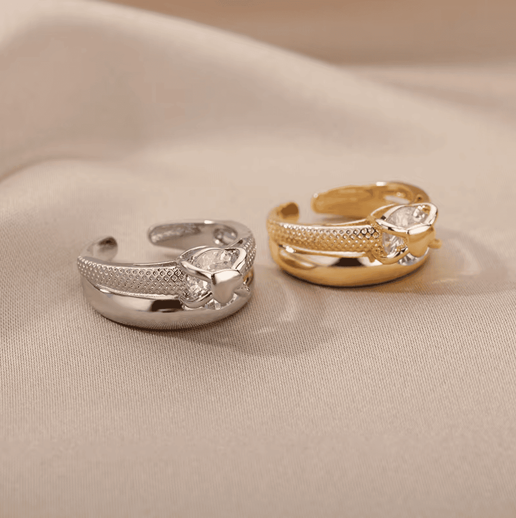 Anillo de circonita con corazón ajustable
