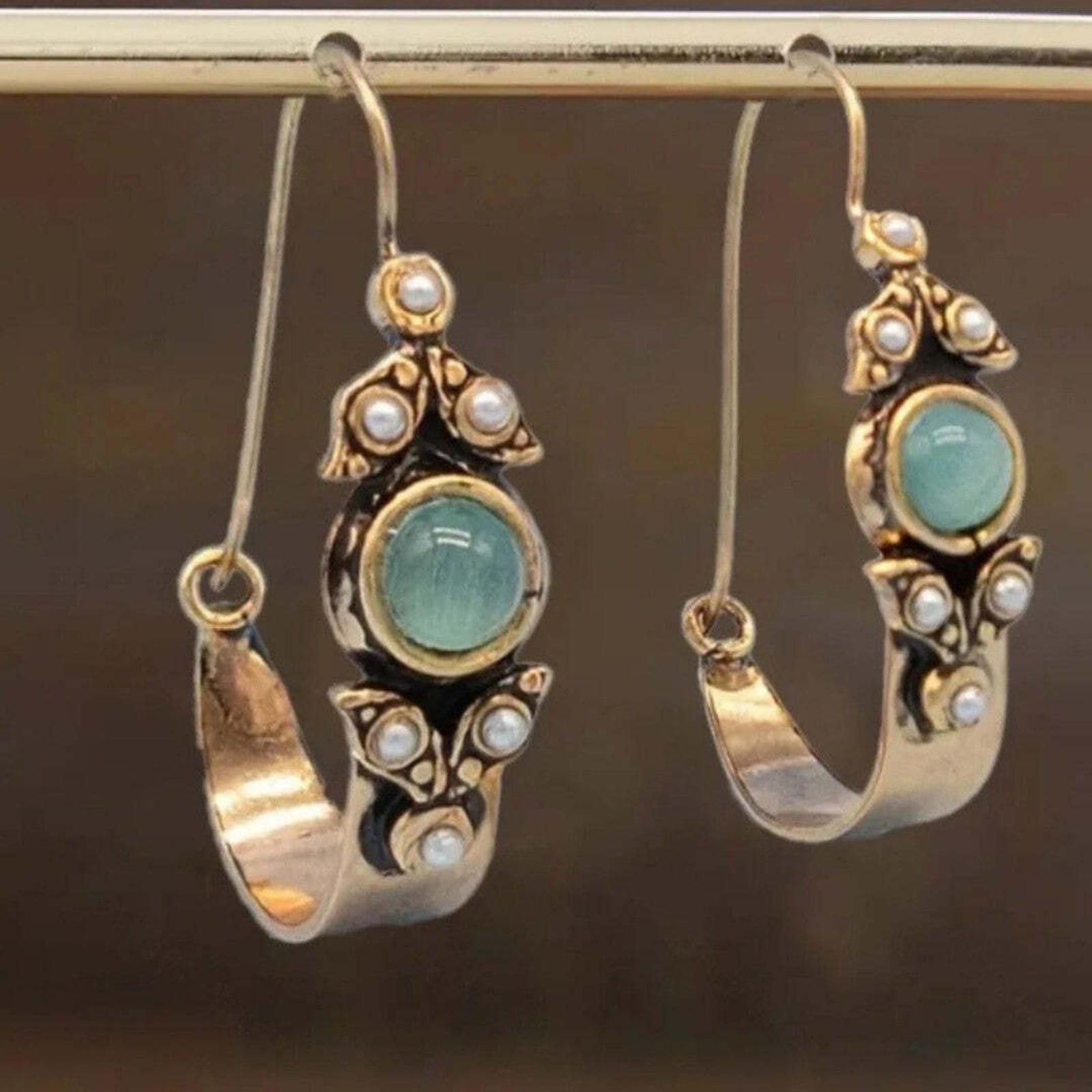 Aretes de argolla con perlas cabujón y plata clásica