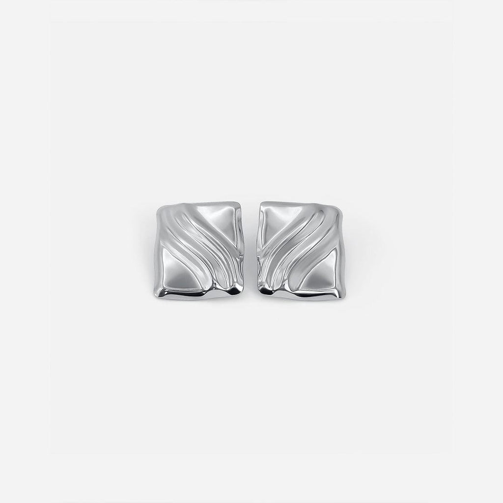 Pendientes de plata atemporales con forma de cubo