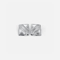 Pendientes de plata atemporales con forma de cubo