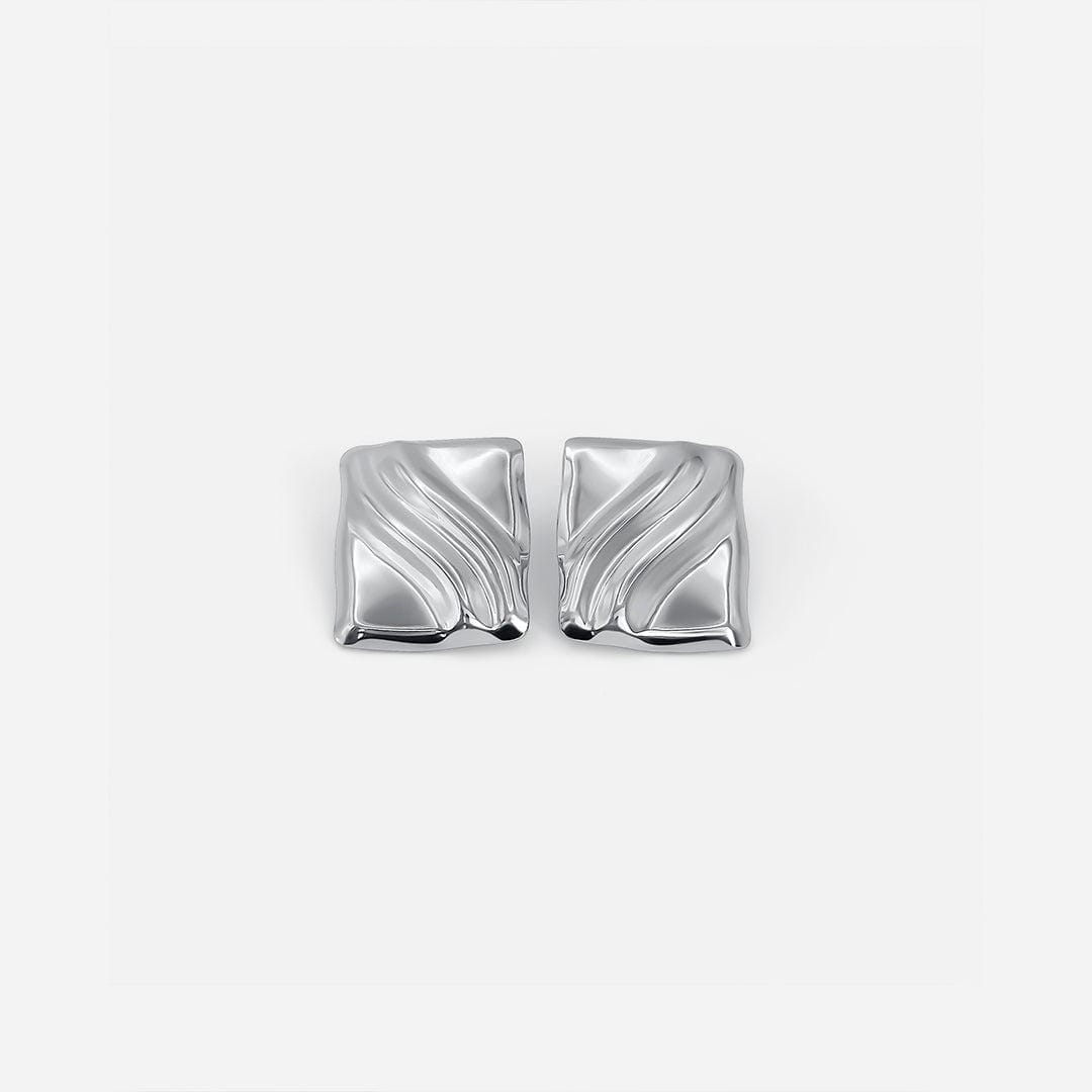Pendientes de plata atemporales con forma de cubo