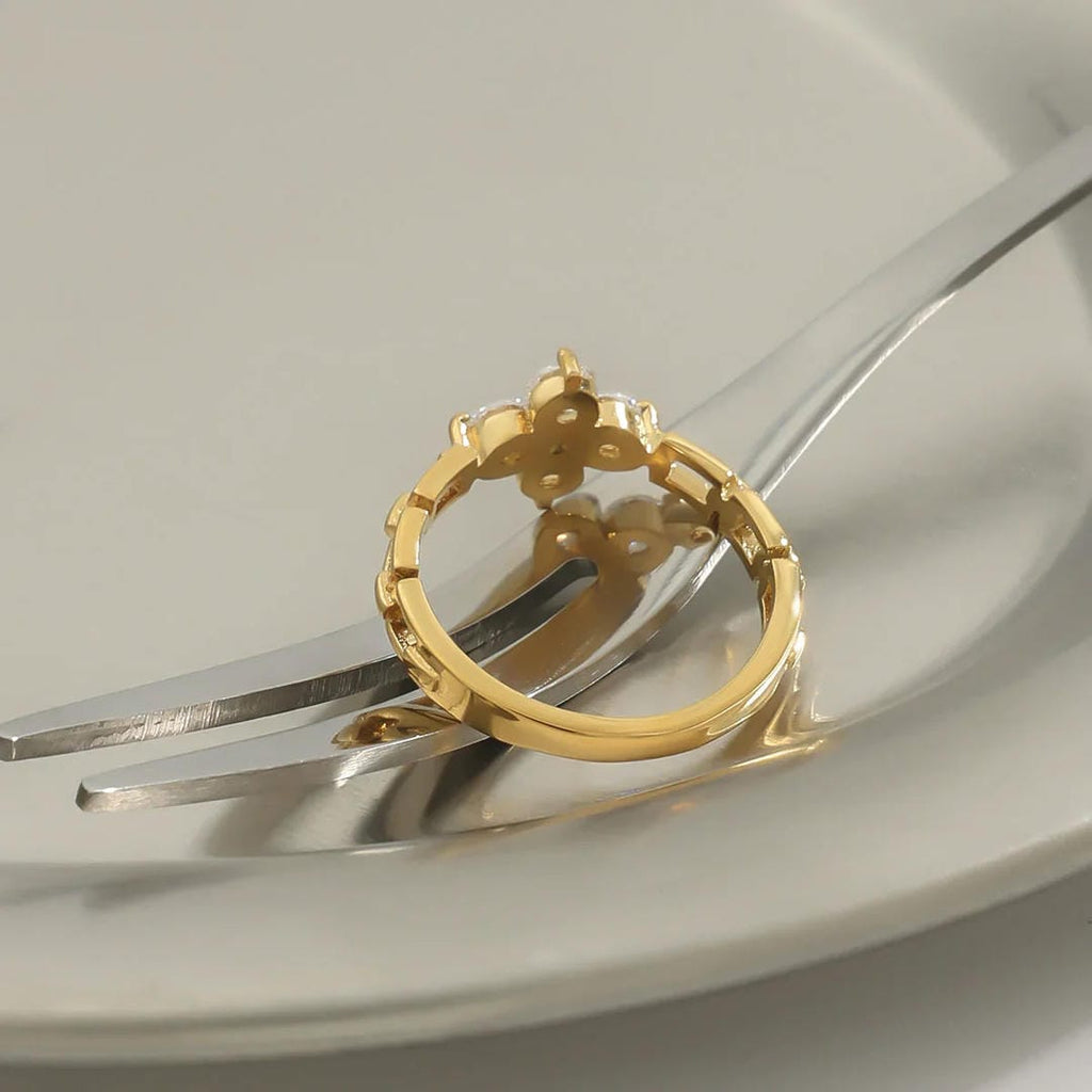 Anillo Radiante Floral de Cristal