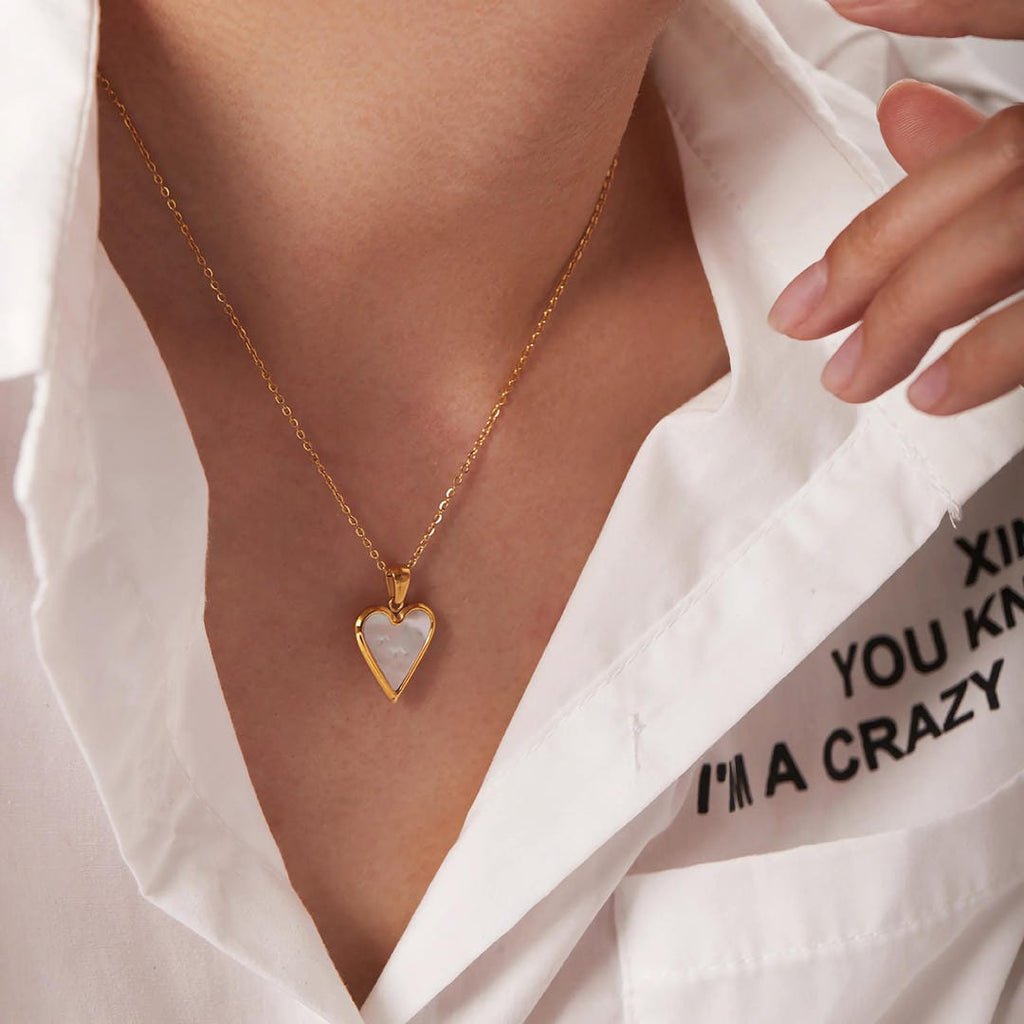 Collar con Colgante de Corazón Reluciente