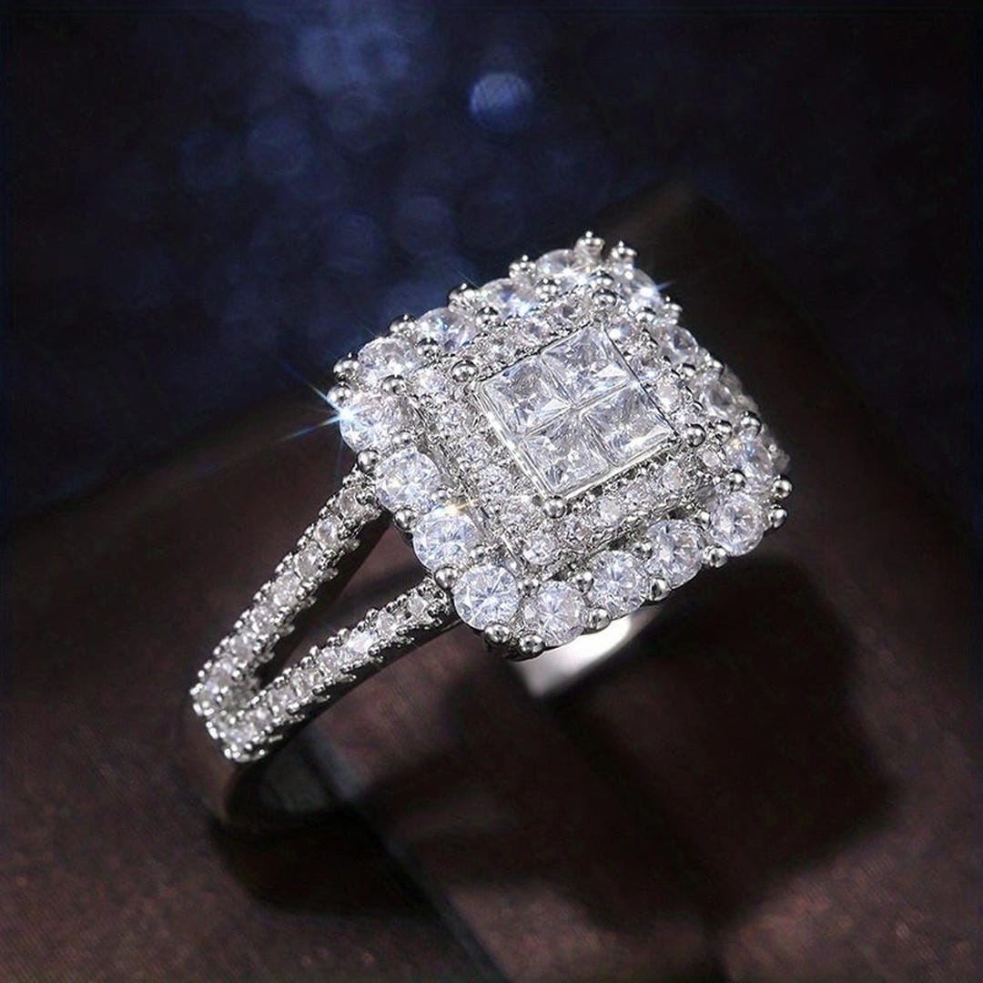 Anillo de boda de circonita con forma cuadrada