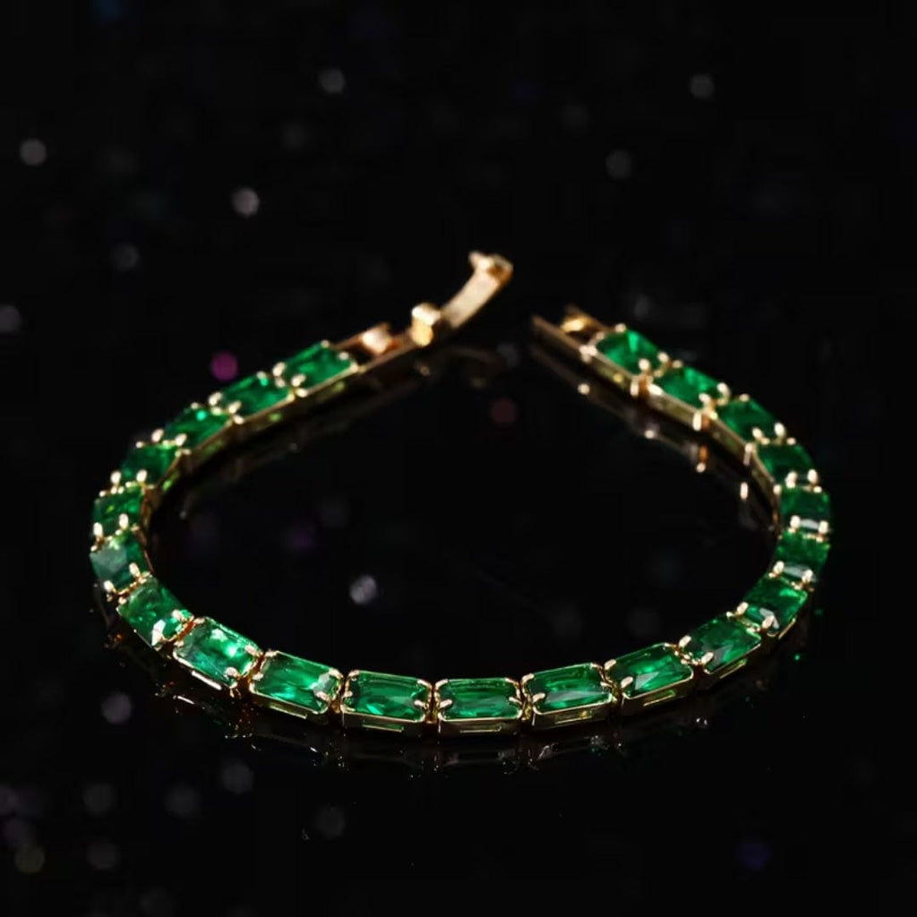 Pulsera de tenis de esmeraldas atemporal