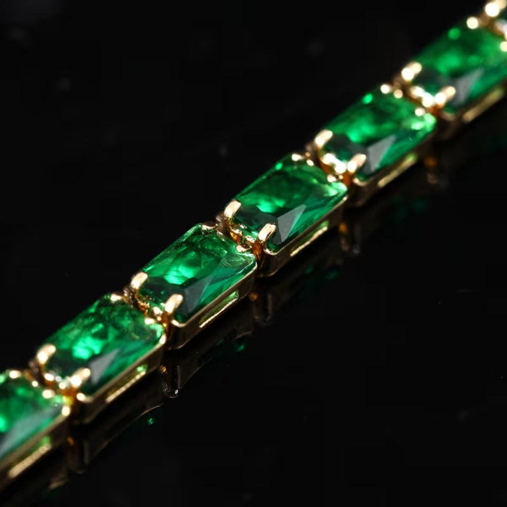 Pulsera de tenis de esmeraldas atemporal