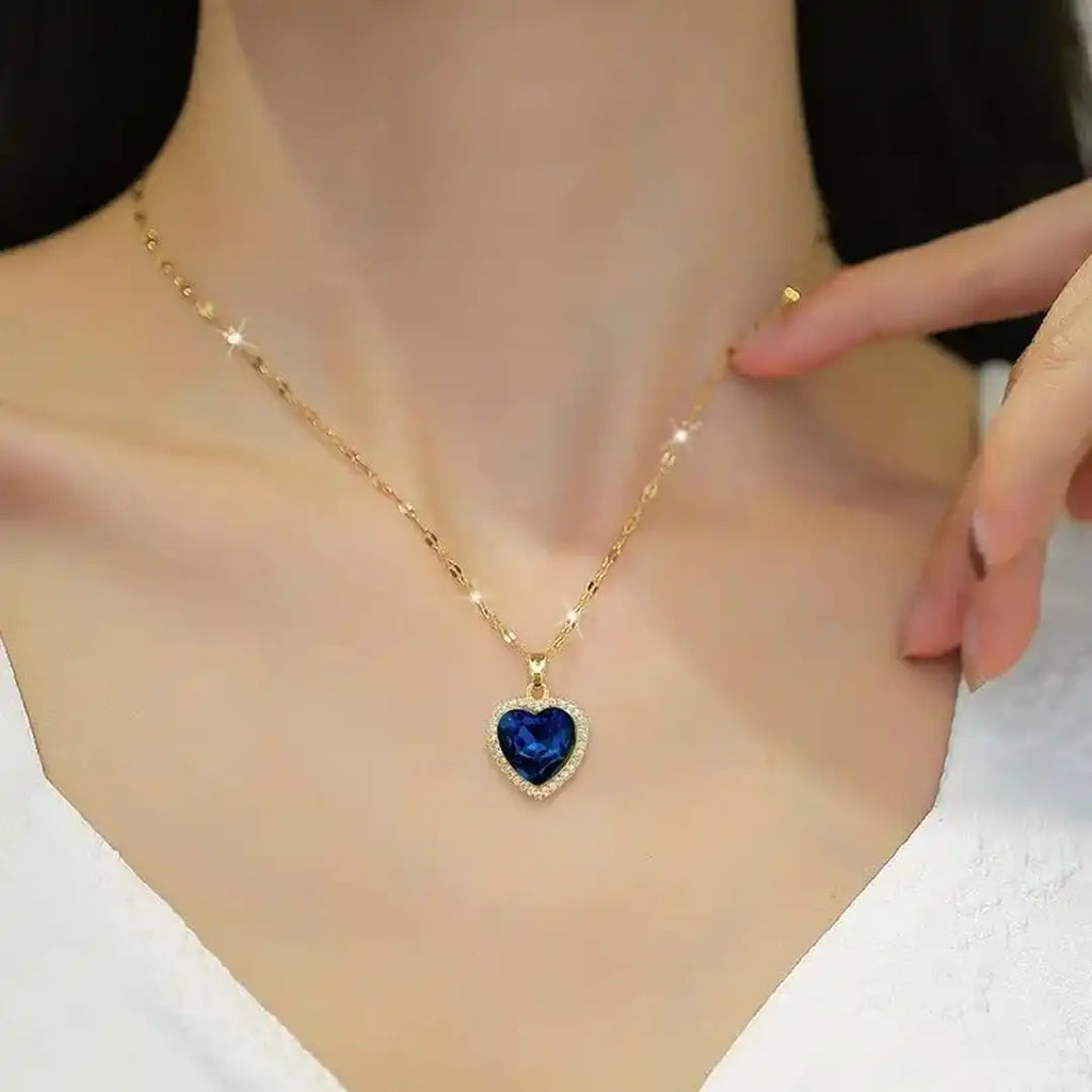 Jaselle Vireyne collar de oro