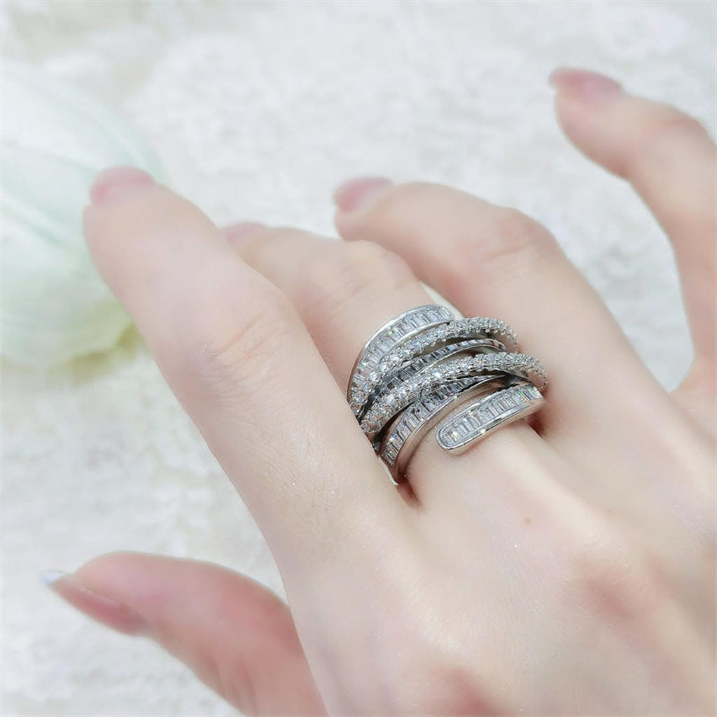 Anillo de Plata Ajustable con Circonita