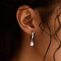 Pendientes de aro clásicos con perlas colgantes