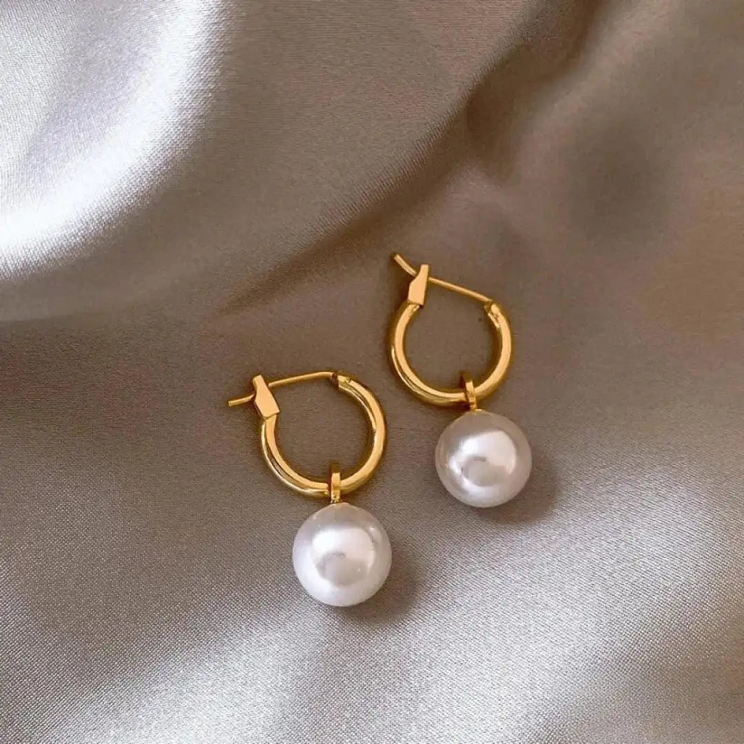 Pendientes Elegantes con Perlas Blancas de Oro