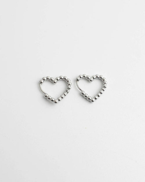 Pendientes de aro con corazón de cuentas