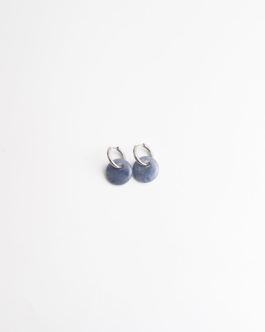 Aretes de aro redondos de piedra