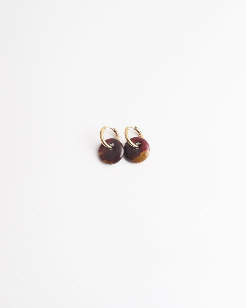 Aretes de aro redondos de piedra