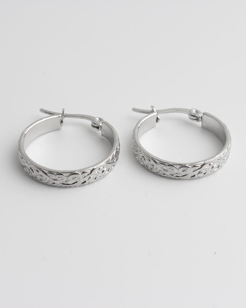 Aretes de aro grabados elegantes