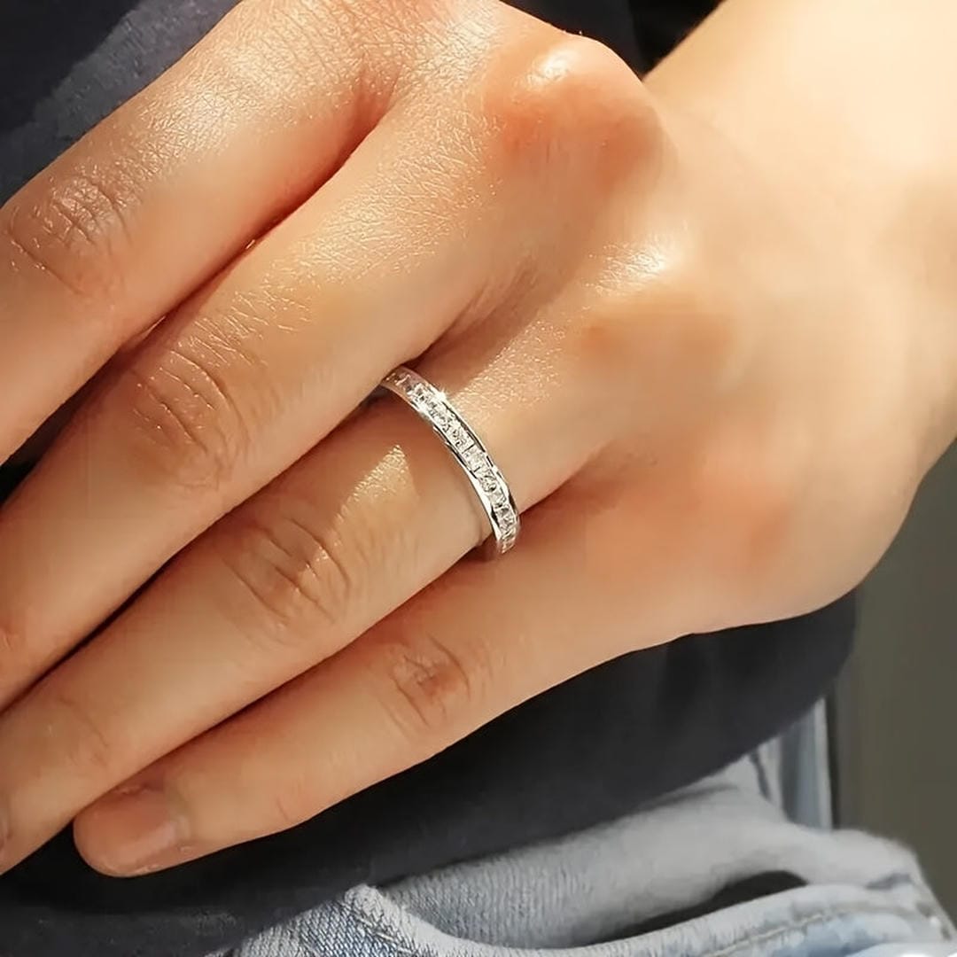 Anillo apilable de princesa de canal