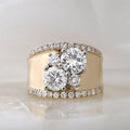 Anillo de circonita dorado brillante vintage