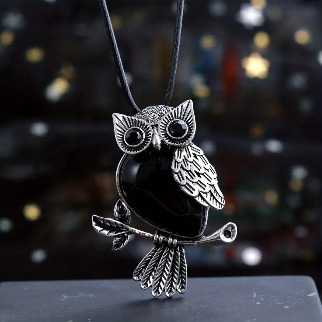 Collar de búho de plata con gema
