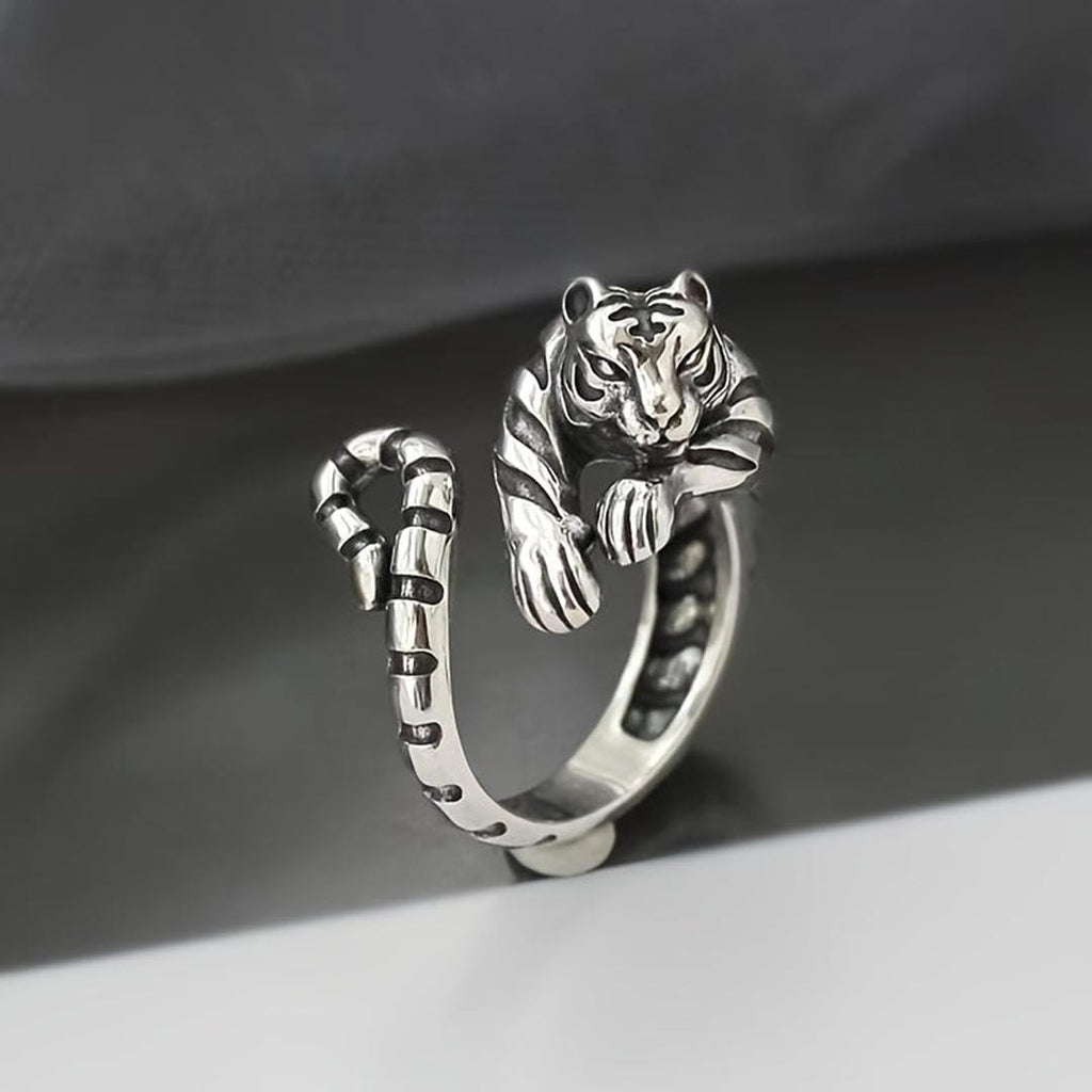 Anillo ajustable abrazo de tigre