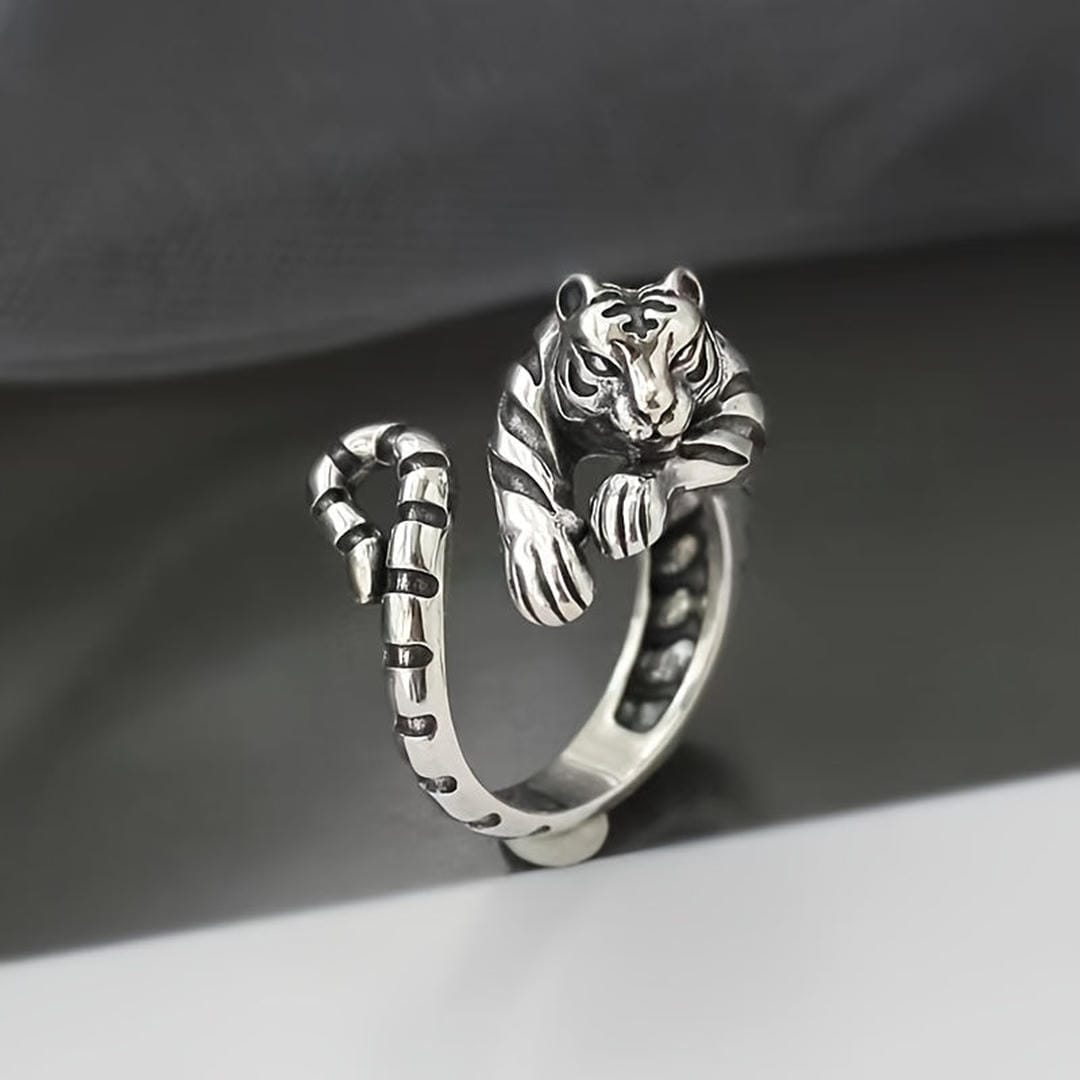Anillo ajustable abrazo de tigre