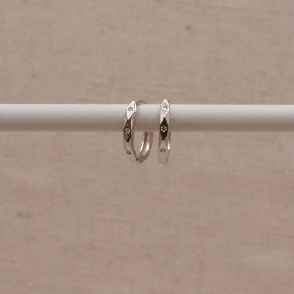 Pendientes de aro Huggie Marquesa de Plata