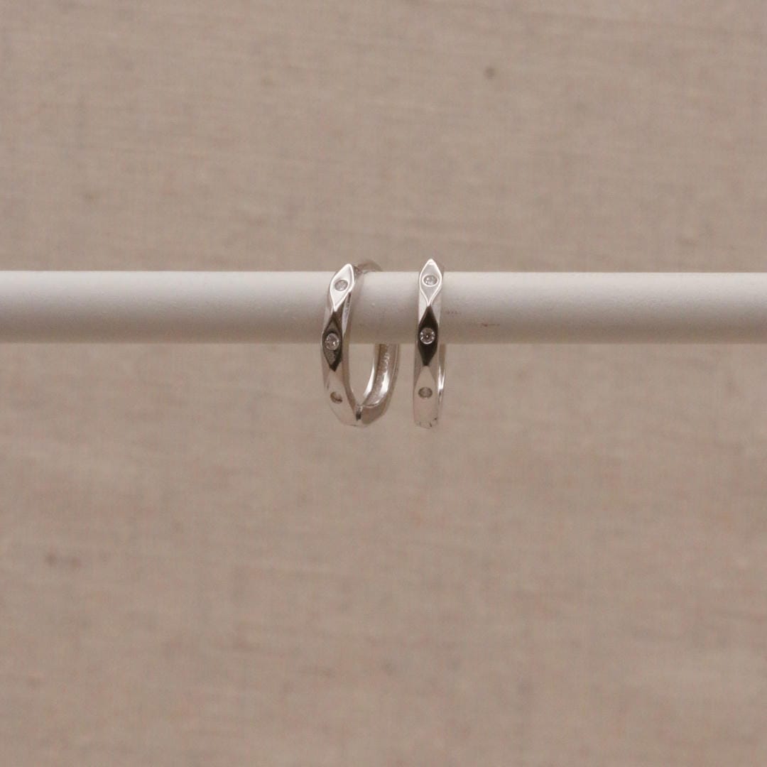 Pendientes de aro Huggie Marquesa de Plata