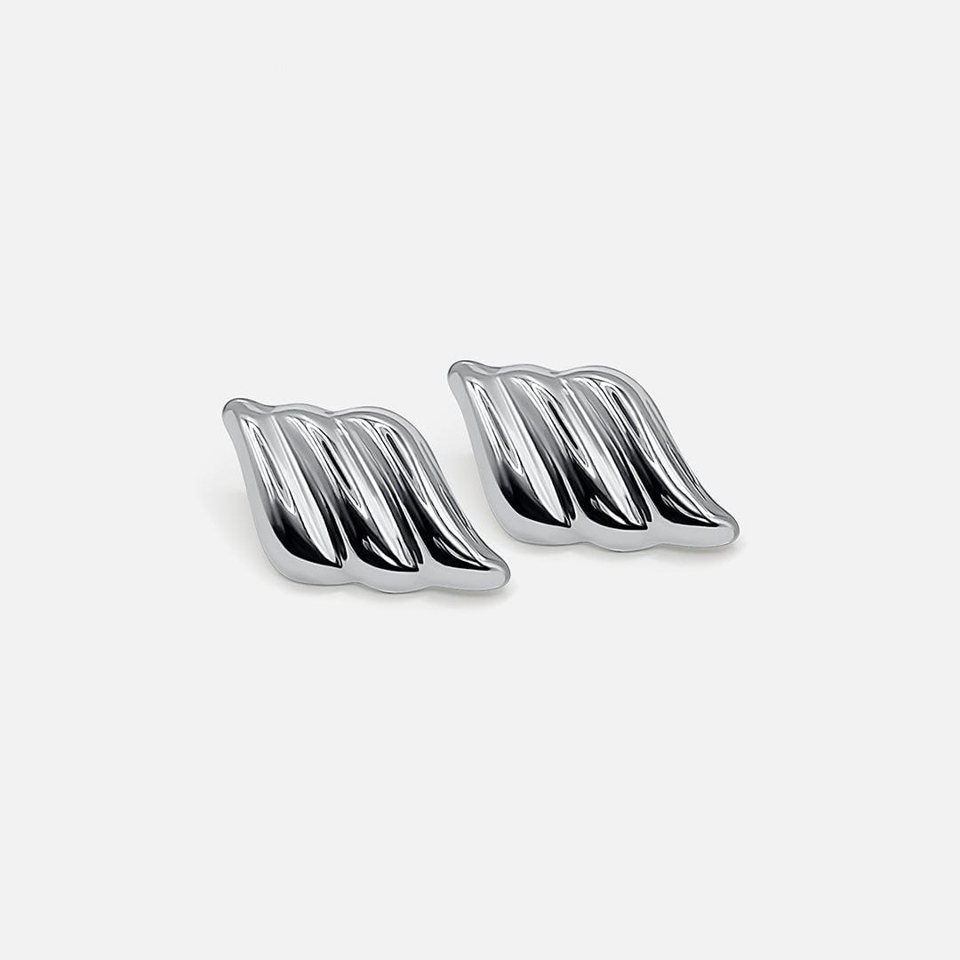 Pendientes de barra ondulada modernos de plata
