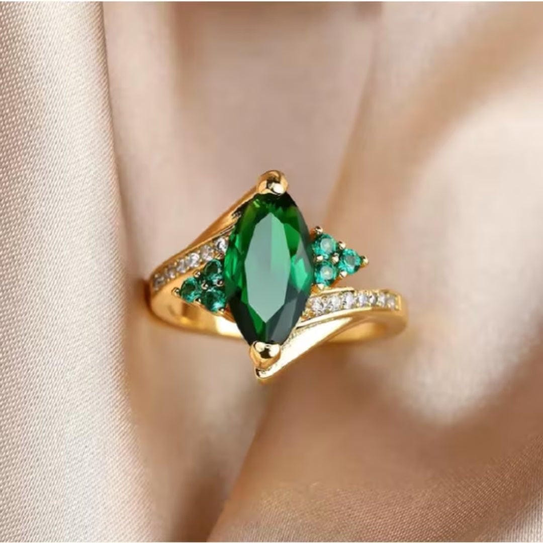 Anillo de corona de marquesa con esmeraldas
