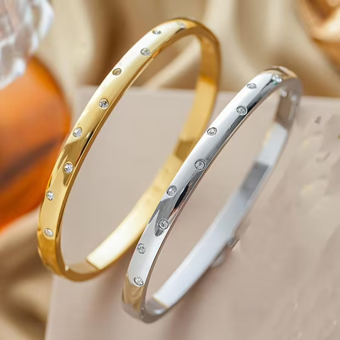 Pulsera de circonita dorada atemporal