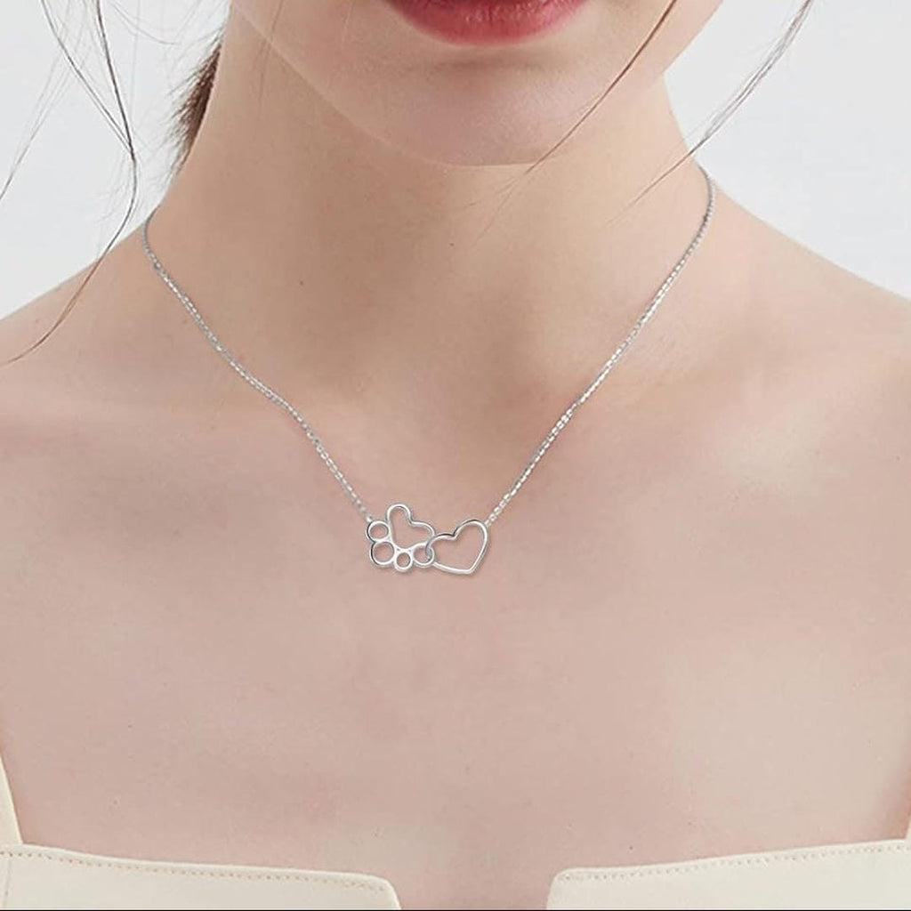 Collar con Colgante de Pata de Corazón de Plata