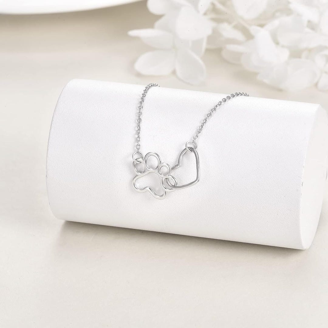 Collar con Colgante de Pata de Corazón de Plata