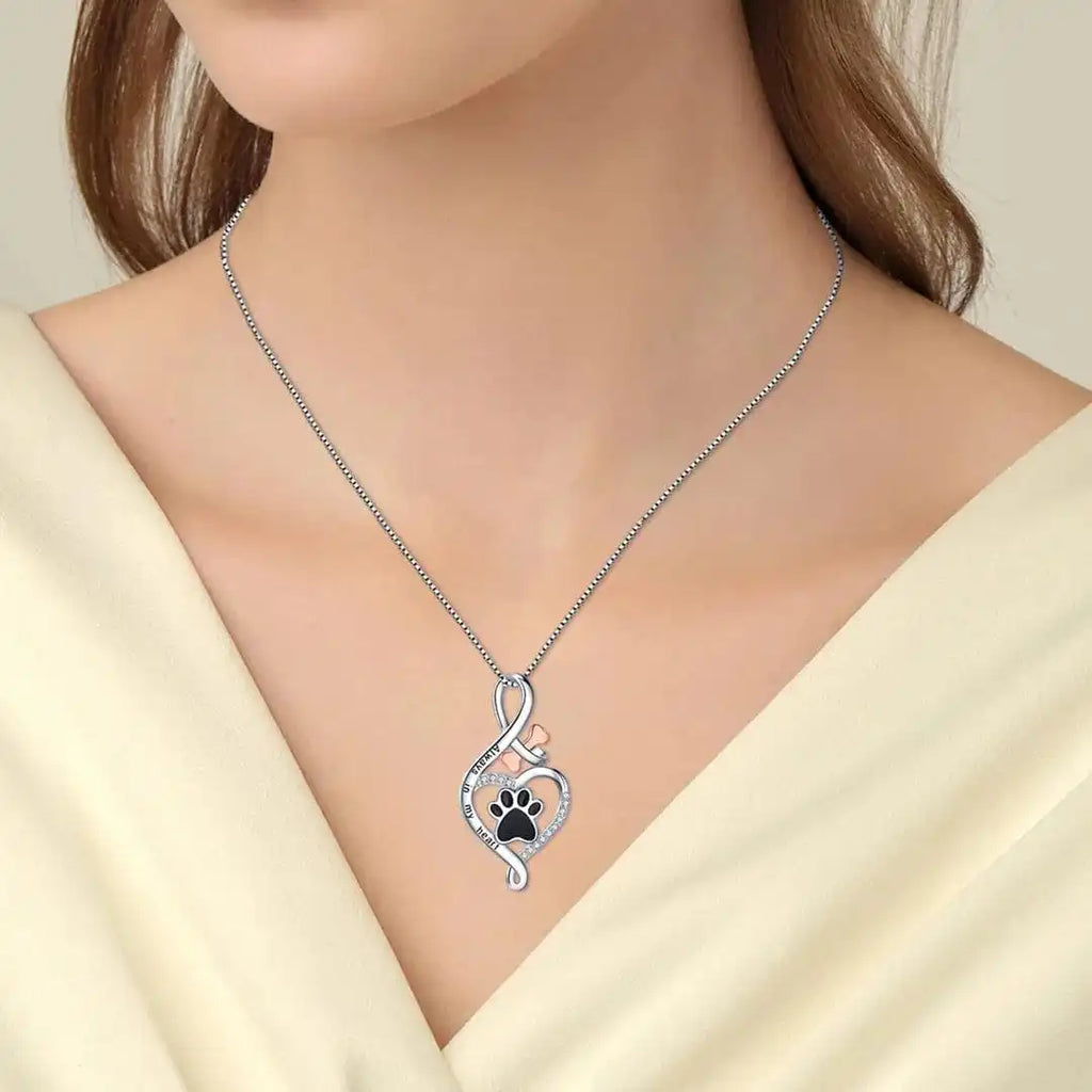Collar Pata de Corazón con Dije de Infinito