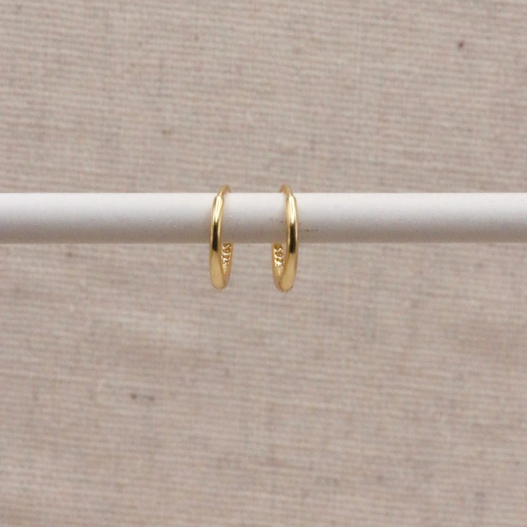 Pendientes de aro pequeños esenciales de oro