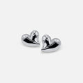 Pendientes de botón clásicos de corazón plateado