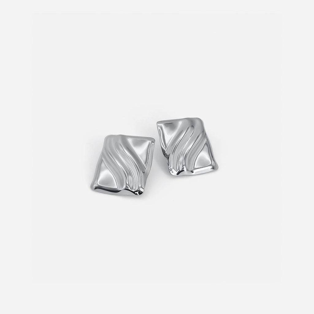 Pendientes de plata atemporales con forma de cubo