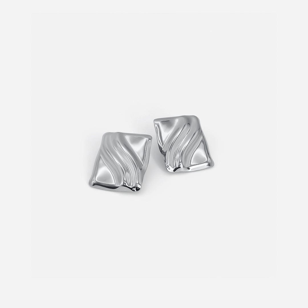 Pendientes de plata atemporales con forma de cubo