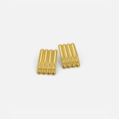 Pendientes largos acanalados de oro artístico