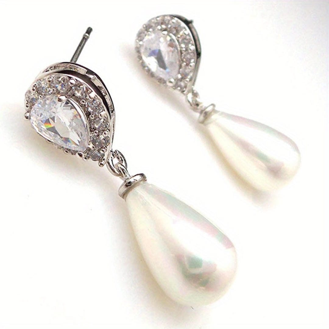 Pendientes de gota de perla en forma de lágrima