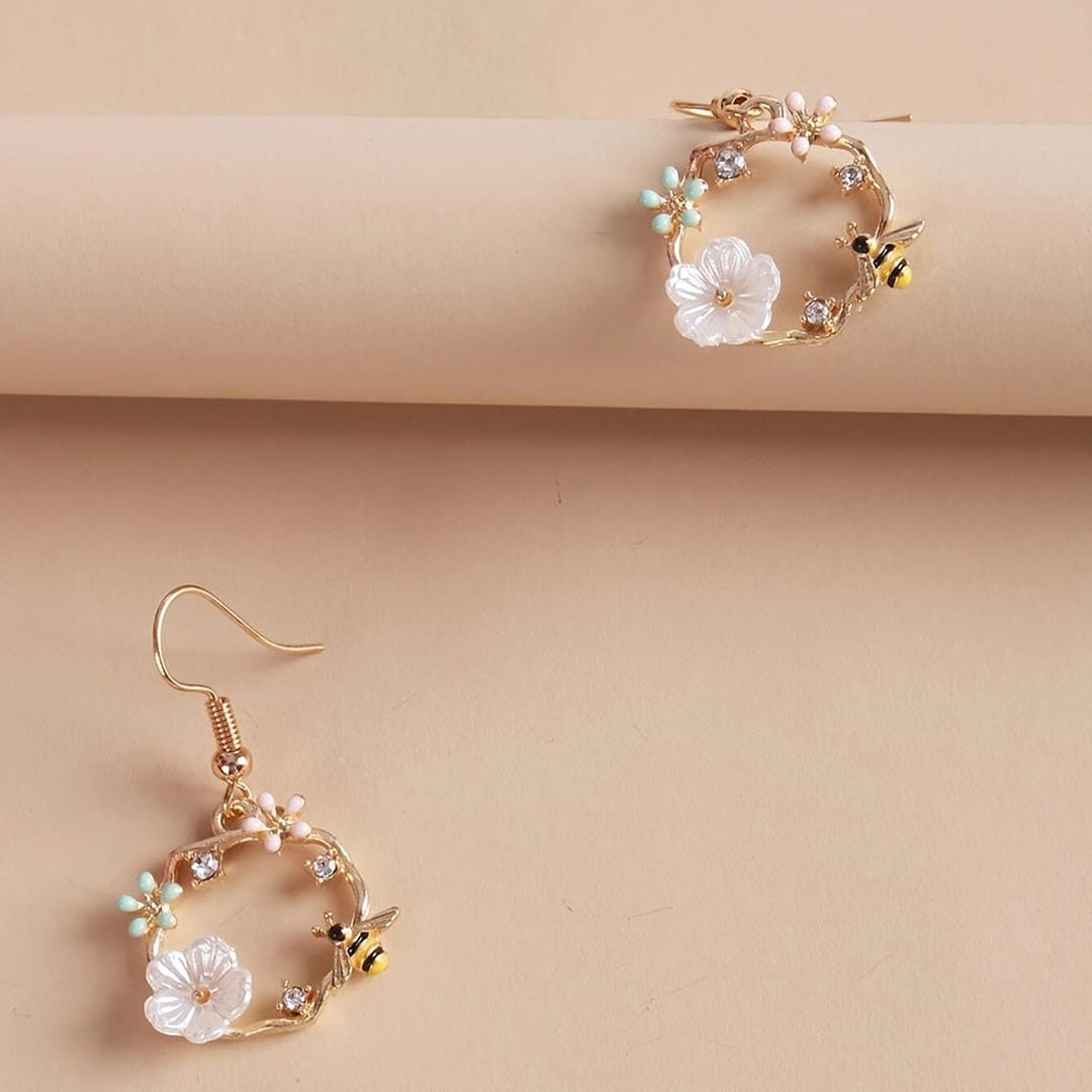 Pendientes de Oro con Motivo de Abeja y Flor