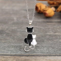 Collar de pareja de gatos en blanco y negro